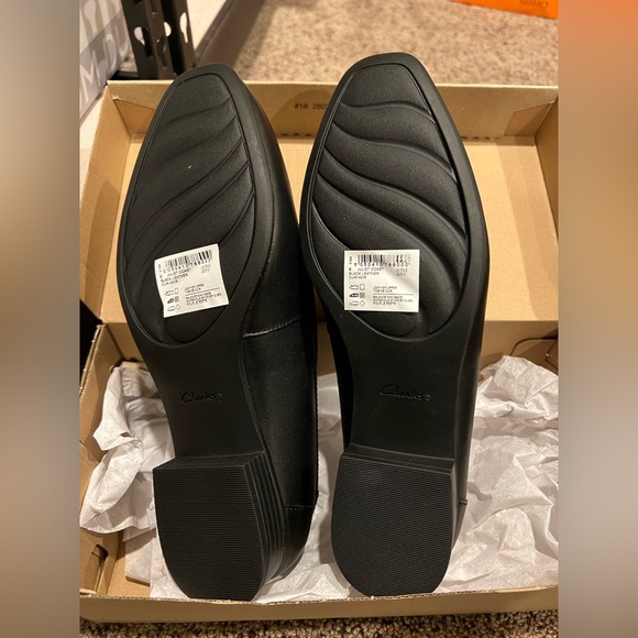 Brand new in box Clark’s loafer women size size 8W - Picture 2 of 3